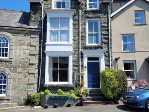 Afallon Townhouse