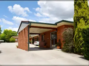 Peter Allen Motor Inn