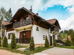 Apartment Tarski Konaci