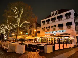 Hotel et le Cafe de Paris