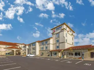 Comfort Inn & Suites Verona at Turning Stone Resort Casino