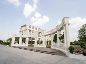 Pride Hotel & Convention Centre Indore