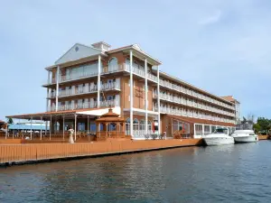 Riveredge Resort Hotel