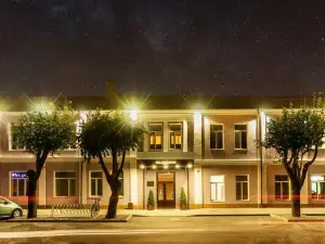 Molodezhnaya Hotel