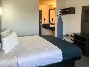 สตูดิโอ 6 สวีทส์ เดลาโน แคลิฟอร์เนีย