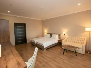 Amza Park Hotel