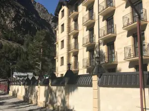 Elbrus Plaza Hotel