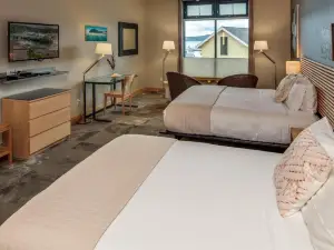 Island Inn at 123 West
