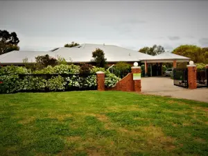 บาร์คลีย์สวีทส์ อพาร์ทเมนท์ส