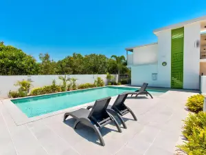 Mackay Oceanside Central Hotel Official