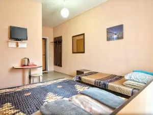 1 Hotel
