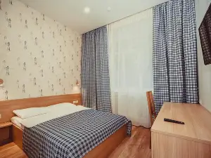 Paluba Mini-Hotel