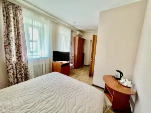 Pit-Stop Hotel