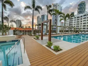 布羅德比奇曼特拉公園飯店