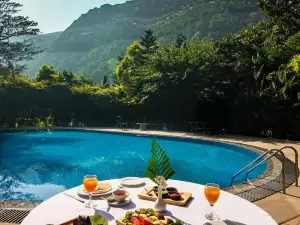 科貝特溪河度假村