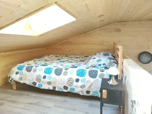 Petit Coin de Bonheur Studio Neuf climatisé Avec Terrasse et Parking privé à 5Mins du Centre-Ville