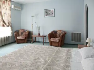 Mirta Hotel