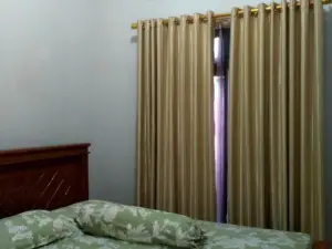 Wien Homestay 2 Cirebon - F9 Family Homestay