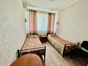 Pit-Stop Hotel