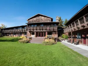 Summit Lodge