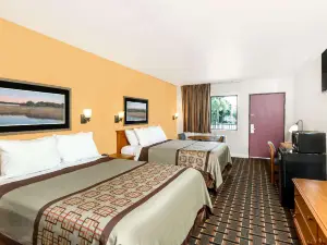 デイズ イン バイ ウィンダム リトル リバー