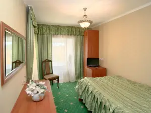 Domik U Prichala Hotel