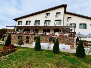 Family Hotel Borovitsa