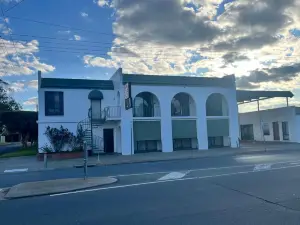 เอล โทโร โมเทล นีเมอร์คาห์