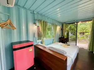 เดอะ แคมเปอร์ ลอดจ์, เขาสก