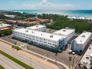 ガバナーズ ビレッジ セブン マイル ビーチ コリドー