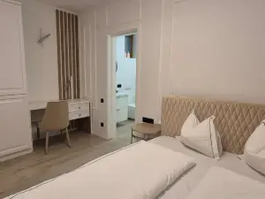 Anita's Mansion