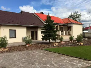 Kristaly Apartmanok