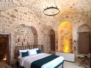 TUGMANER Small House Ajar