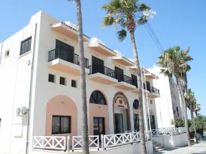 New York Plaza Hotel Apartments