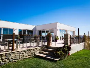 Le Domaine du Serre d'Avène - hébergements et locations de salles