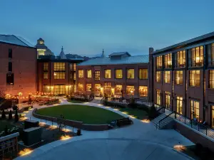 The Foundry Hotel Asheville, Curio Collection by Hilton