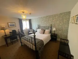 The Bubble Inn Hotel