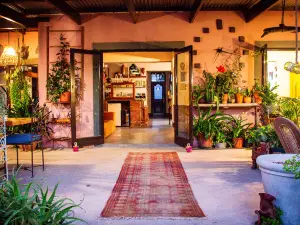 Ebonymoon Guest House