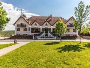 M1 Szekér Csárda Hotel és Étterem