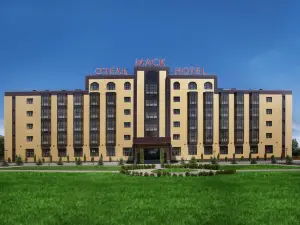 Business Hotel Mask