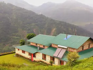 네팔 산악 묘소 - Majhgaon
