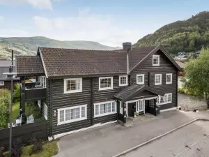 Sov Lodge