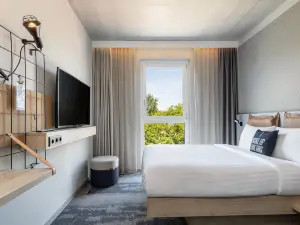 Moxy Simmern