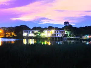 Lamanai Landings Resort and Marina