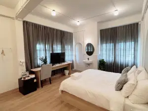 La Moon House