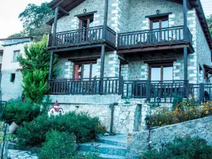 Theasis Suites-Mountain Hospitality