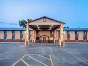Days Inn & Suites by Wyndham Waterloo