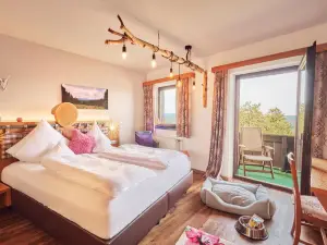 ลันด์โฮเทล สพอร์ทอัลม์