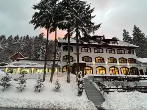 瑟布爾山舍