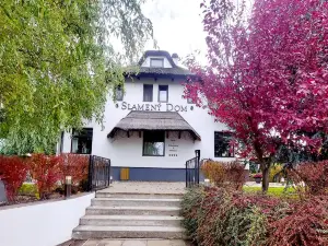 Hotel Slamený Dom